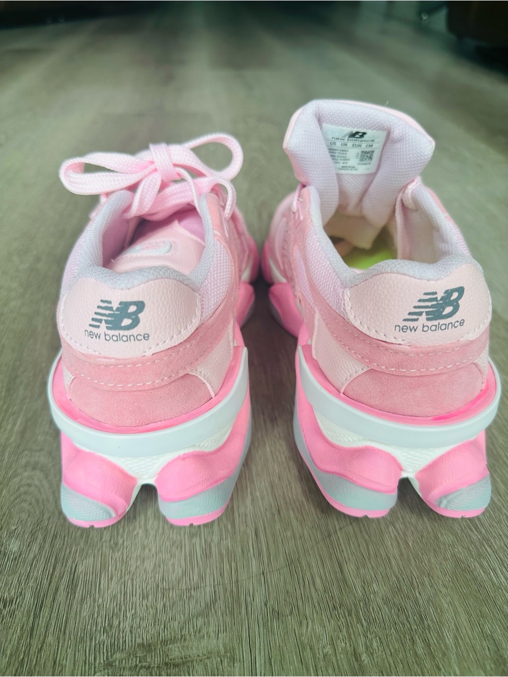 New Balance Pink Women's 9060 Sneakers - Soft Pink size 10 - Picture 5 of 5